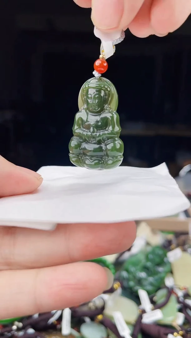颈饰未镶嵌和田玉1