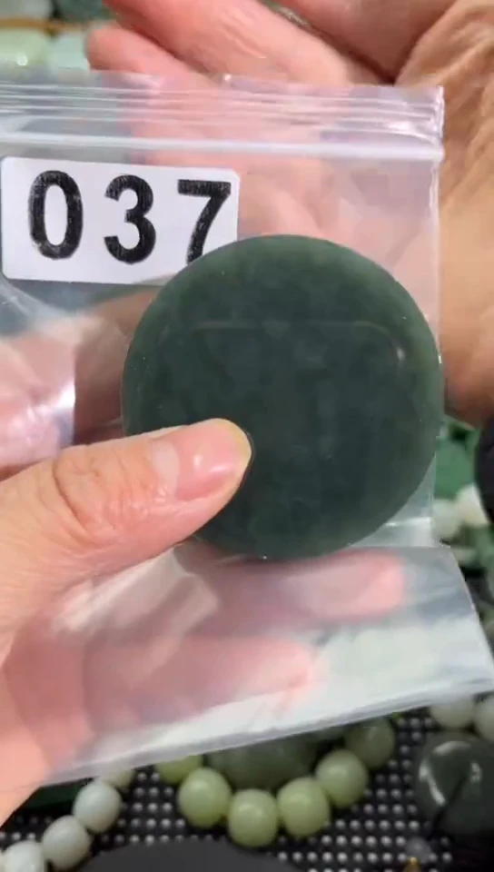 未镶嵌和田玉珠宝半成品镯芯