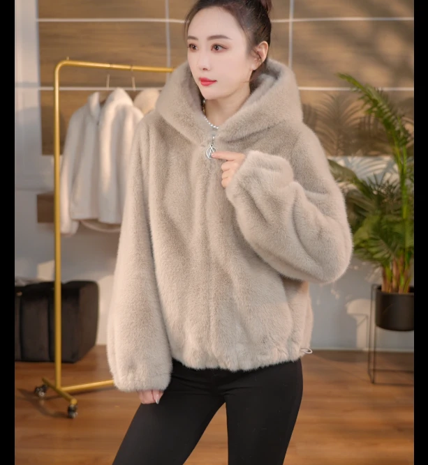 新款海宁秋冬新款皮毛一体连帽加厚短款休闲毛外套百搭录