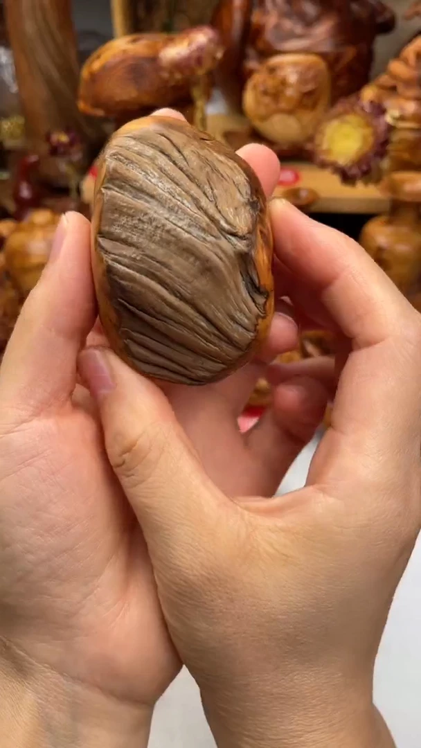 木太行崖柏陈化原皮黑油把件