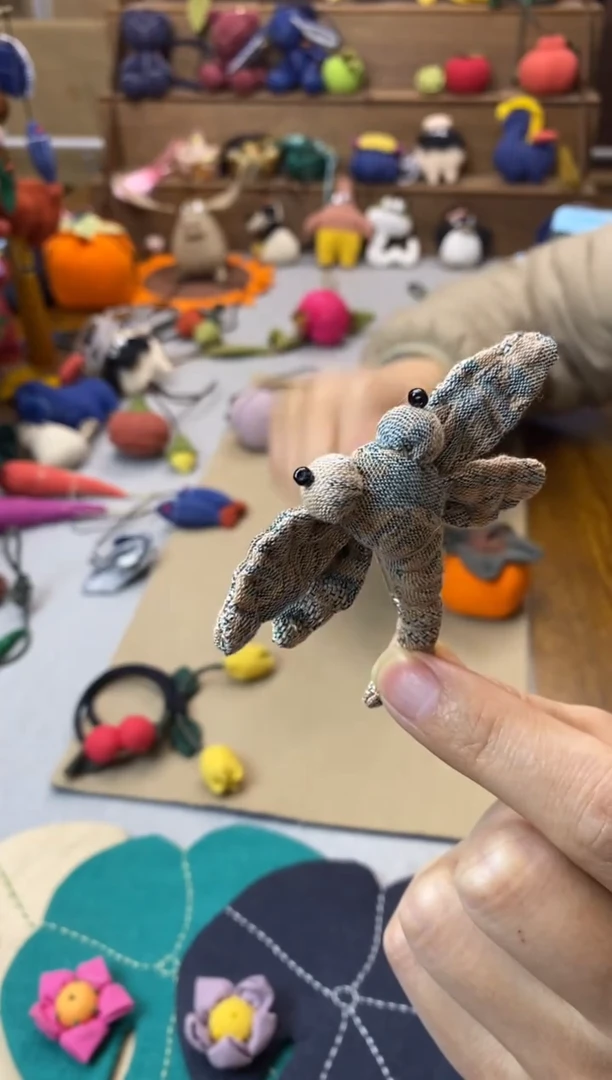 布艺蜻蜓胸针 配饰