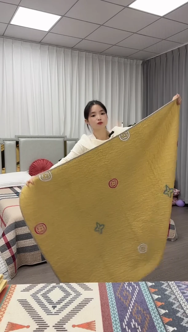 棉福利床盖姜黄四叶110*130