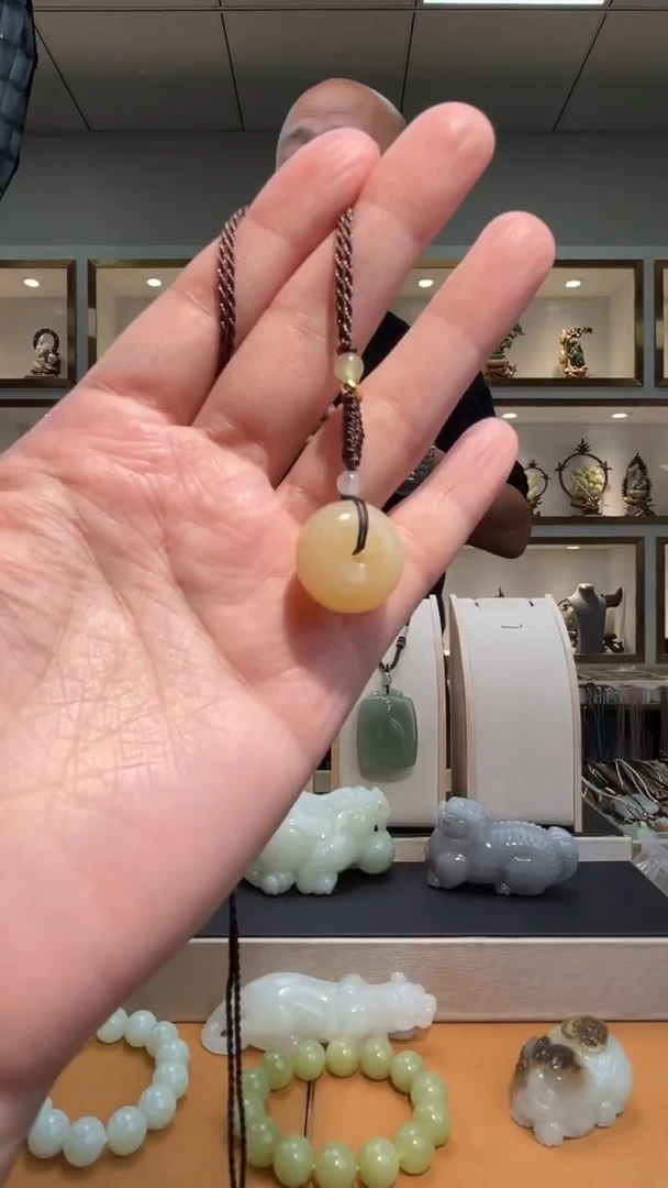 颈饰未镶嵌和田玉苏