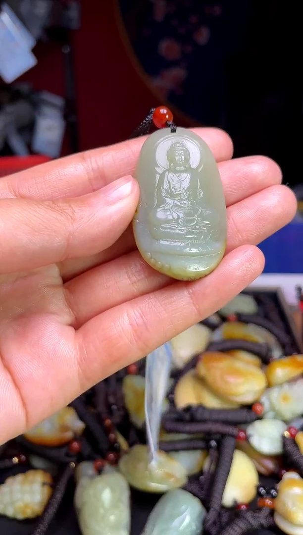 和田玉未镶嵌颈饰1