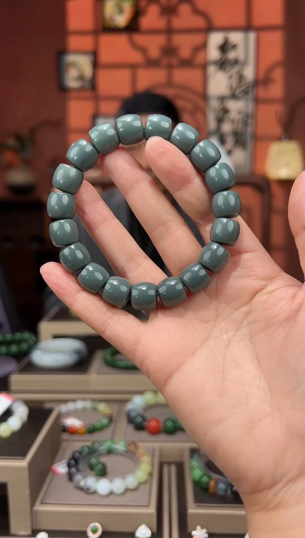 未镶嵌手链和田玉且末蓝手串