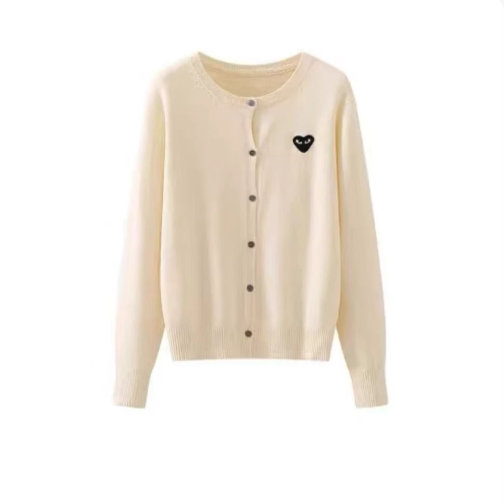 设计感杏色圆领针织爱心开衫女百搭软糯毛衣简约上衣新款