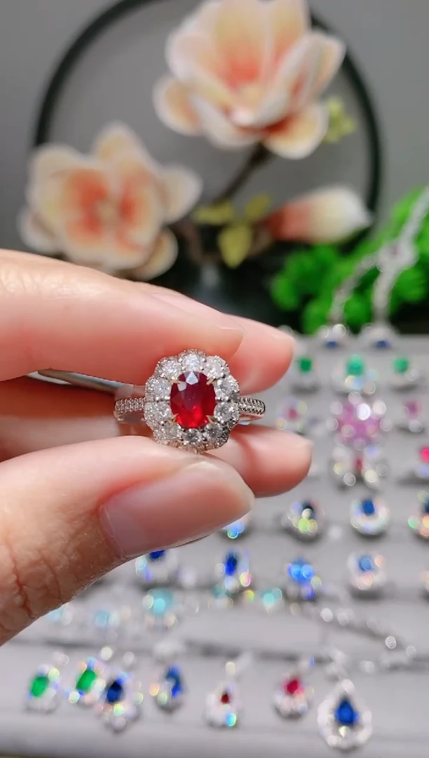 18K金镶嵌18K金戒指红宝石.