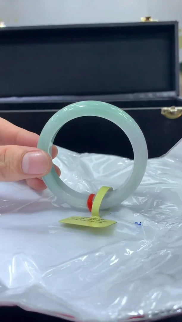 未镶嵌手镯翡翠翡翠手镯