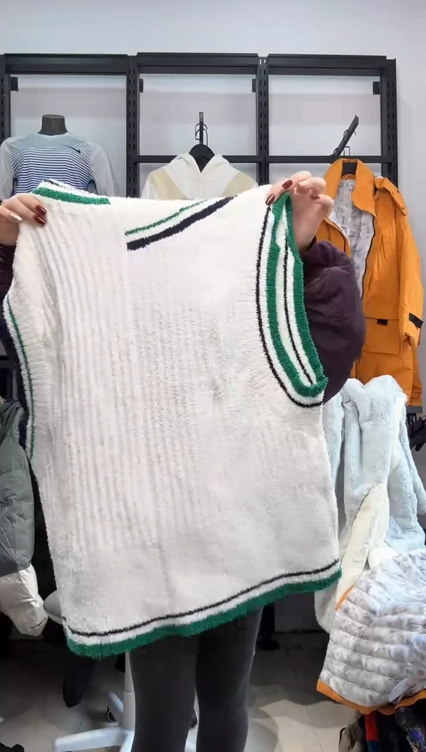 2705    编码  瑕疵直播间过款为准 尺码  ·  165