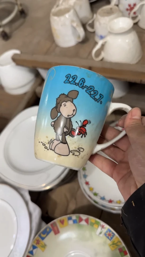 摆件杯微瑕请慎拍