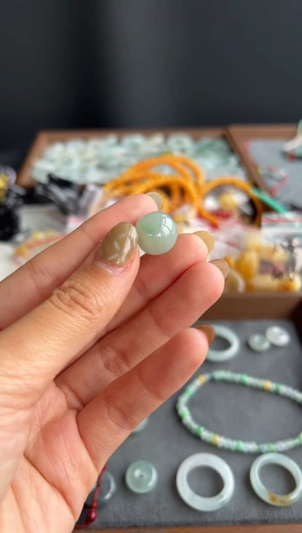 【闪购商品】翡翠吊坠(不含链)未镶嵌119号买断 14.6mm