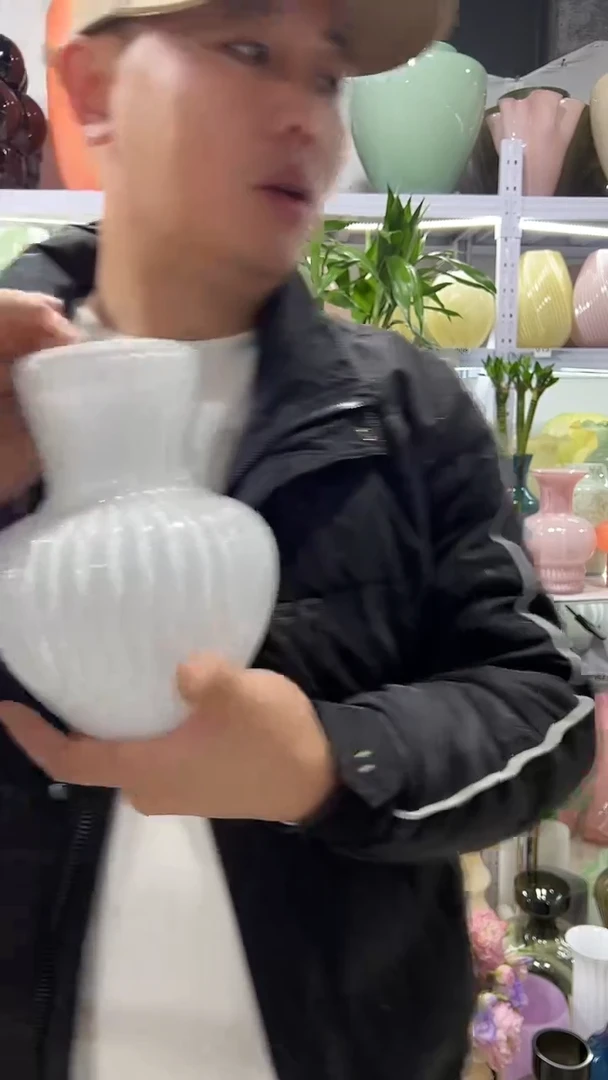 白色小蘑菇微瑕介意勿拍
