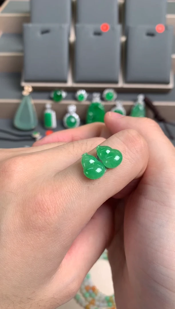 未镶嵌定制翡翠裸玉