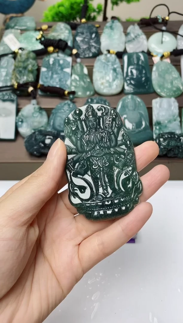 翡翠未镶嵌颈饰
