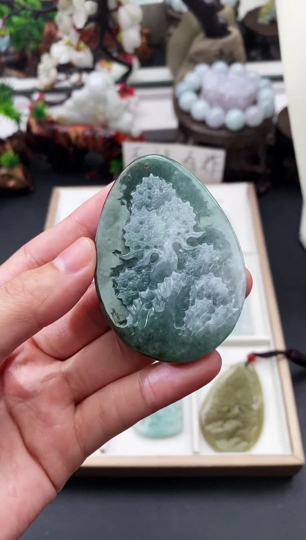 翡翠未镶嵌颈饰天然缅甸A货翡翠