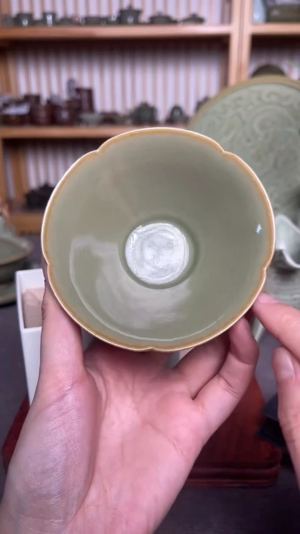 摆件纯手工素面薄胎葵口斗笠盏