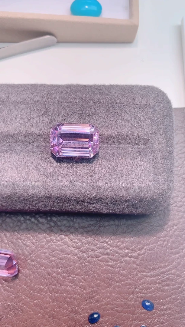 未镶嵌锂辉石裸石26.35ct