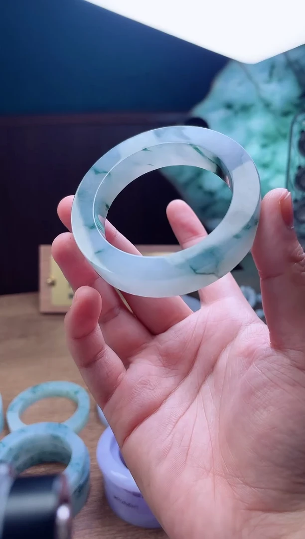 未镶嵌手镯定制翡翠麦***当定制