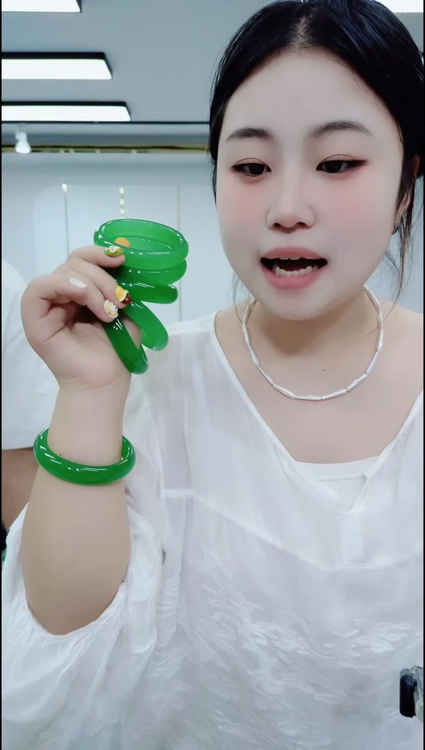 玛瑙/玉髓颈饰合金2466绿手镯（55-63）