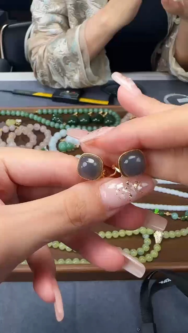 和田玉银S925镶嵌耳饰1