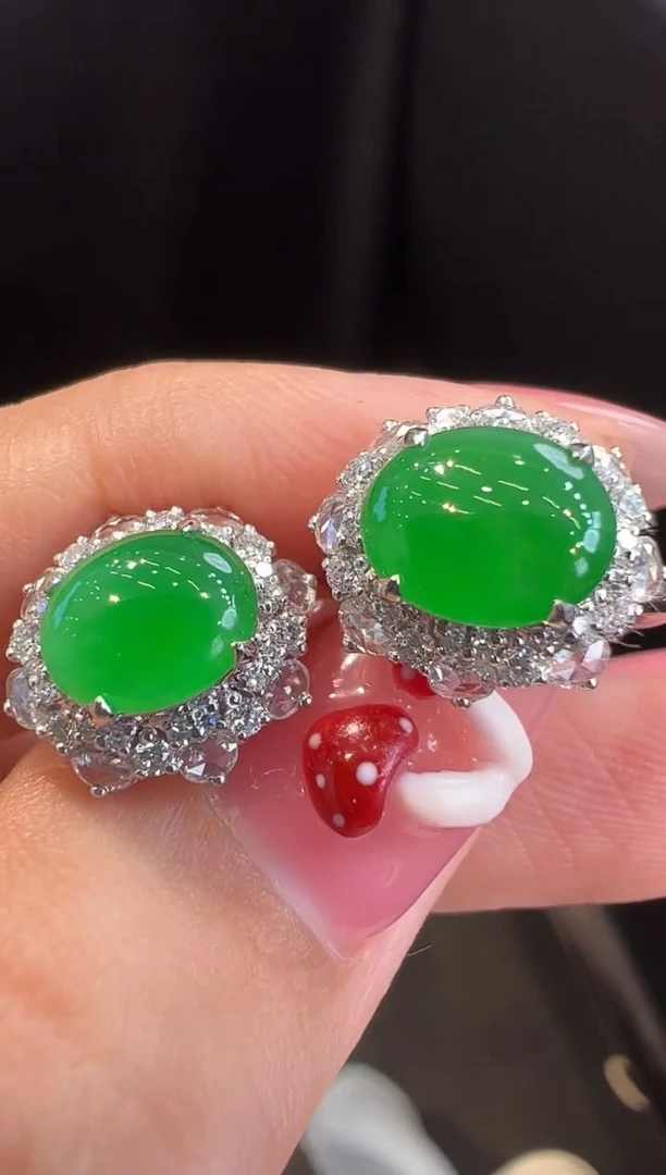 18K金镶嵌翡翠耳饰耳饰