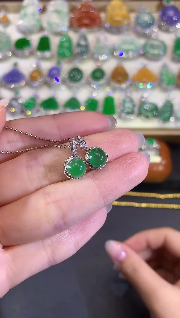 吊坠(不含链)18K金镶嵌翡翠1-蛋面（多样性发货一件（不含链和扣