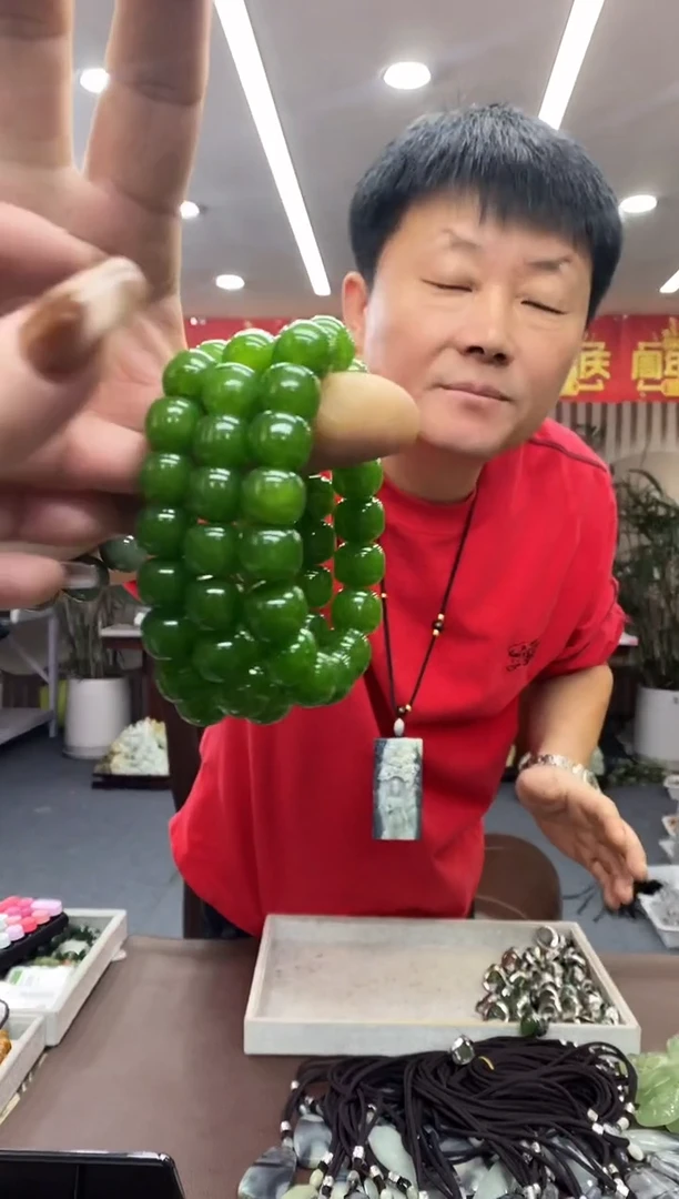 未镶嵌蛇纹石玉手串多样式发货随机发一