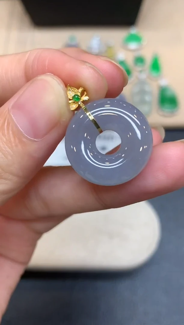 颈饰18K金镶嵌翡翠甜甜圈【无服务费