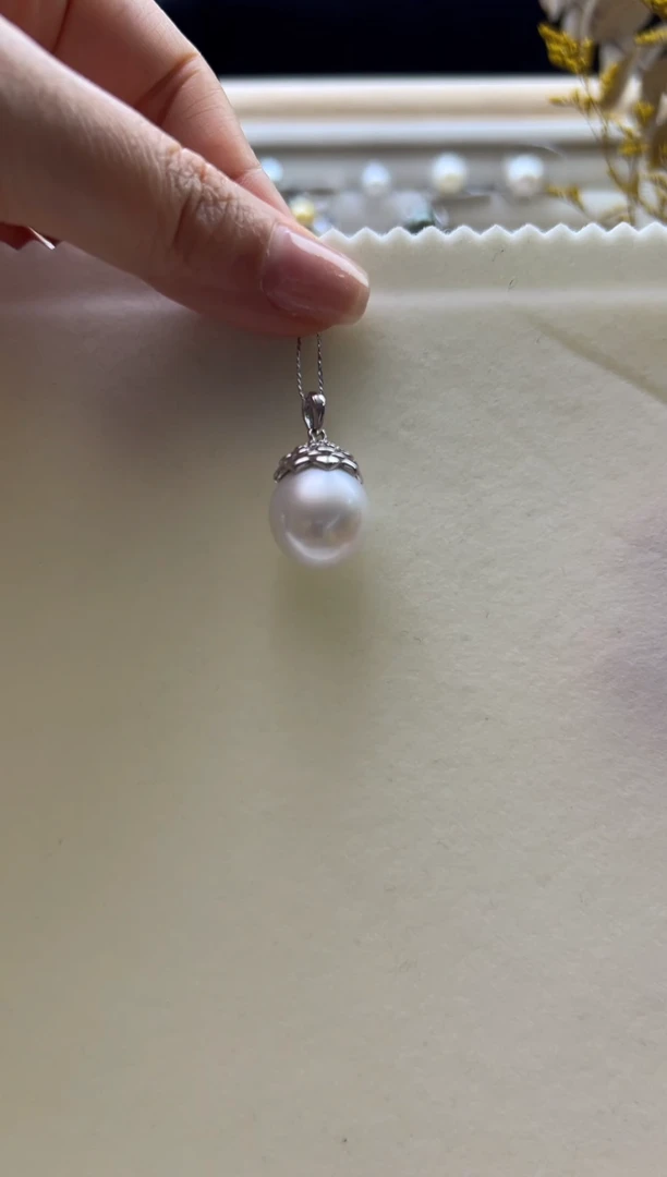 吊坠(不含链)银S925镶嵌海水珍珠14.9mm澳白冷白光松果吊坠