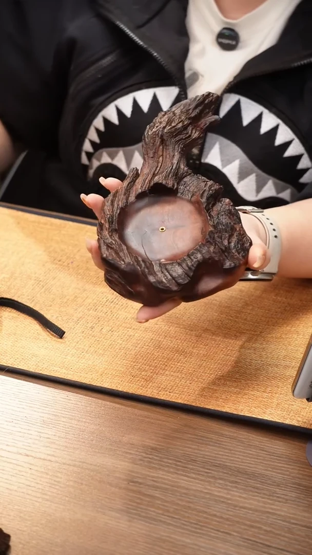 29号云小屋紫柚木香插