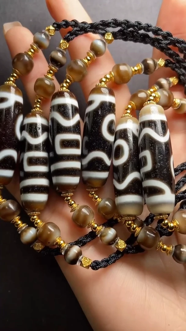 【闪购商品】玛瑙/玉髓珠宝奇石未镶嵌多样性发货 只发其一