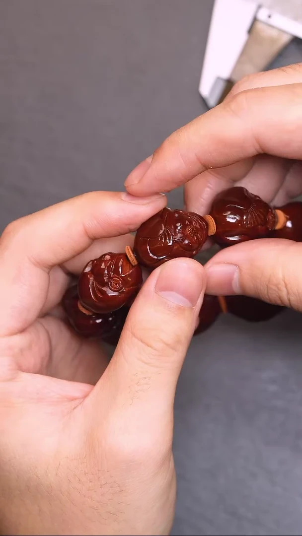 【闪购商品】橄榄核吊坠史小军财神回血10