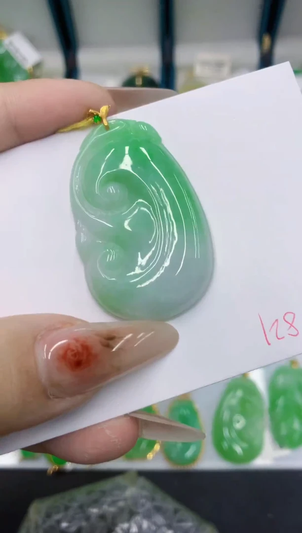 颈饰18K金镶嵌翡翠111111