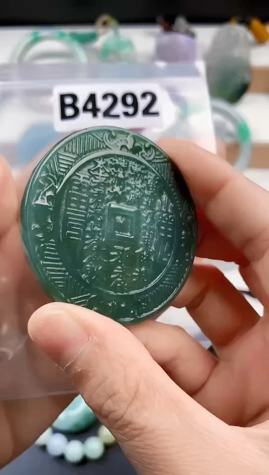 颈饰未镶嵌翡翠天然翡翠吊坠挂件