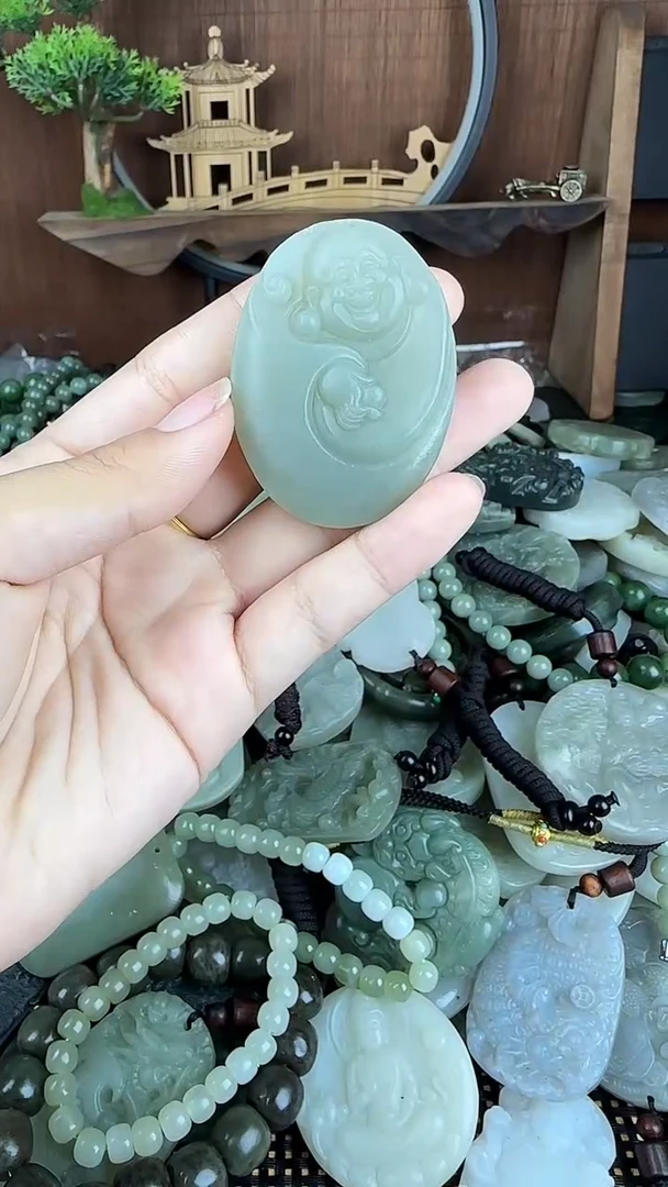 颈饰未镶嵌和田玉1