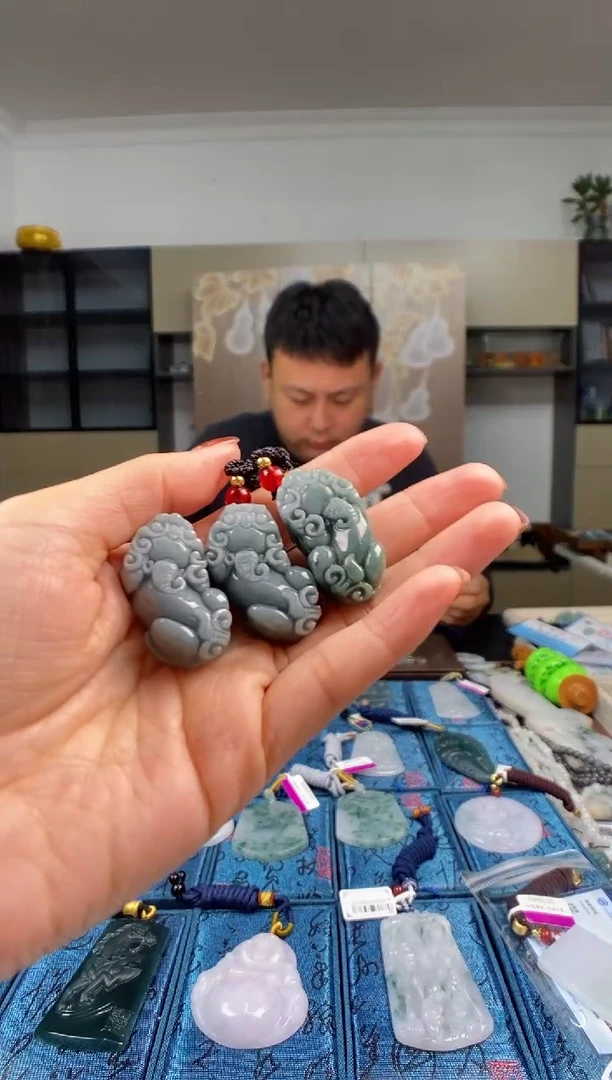 颈饰未镶嵌翡翠多样性发其一