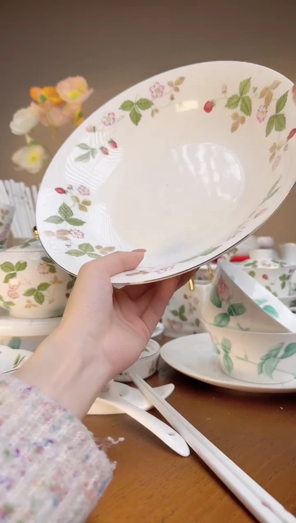 【闪购商品】莓高骨瓷10.5寸大深盘大深盘