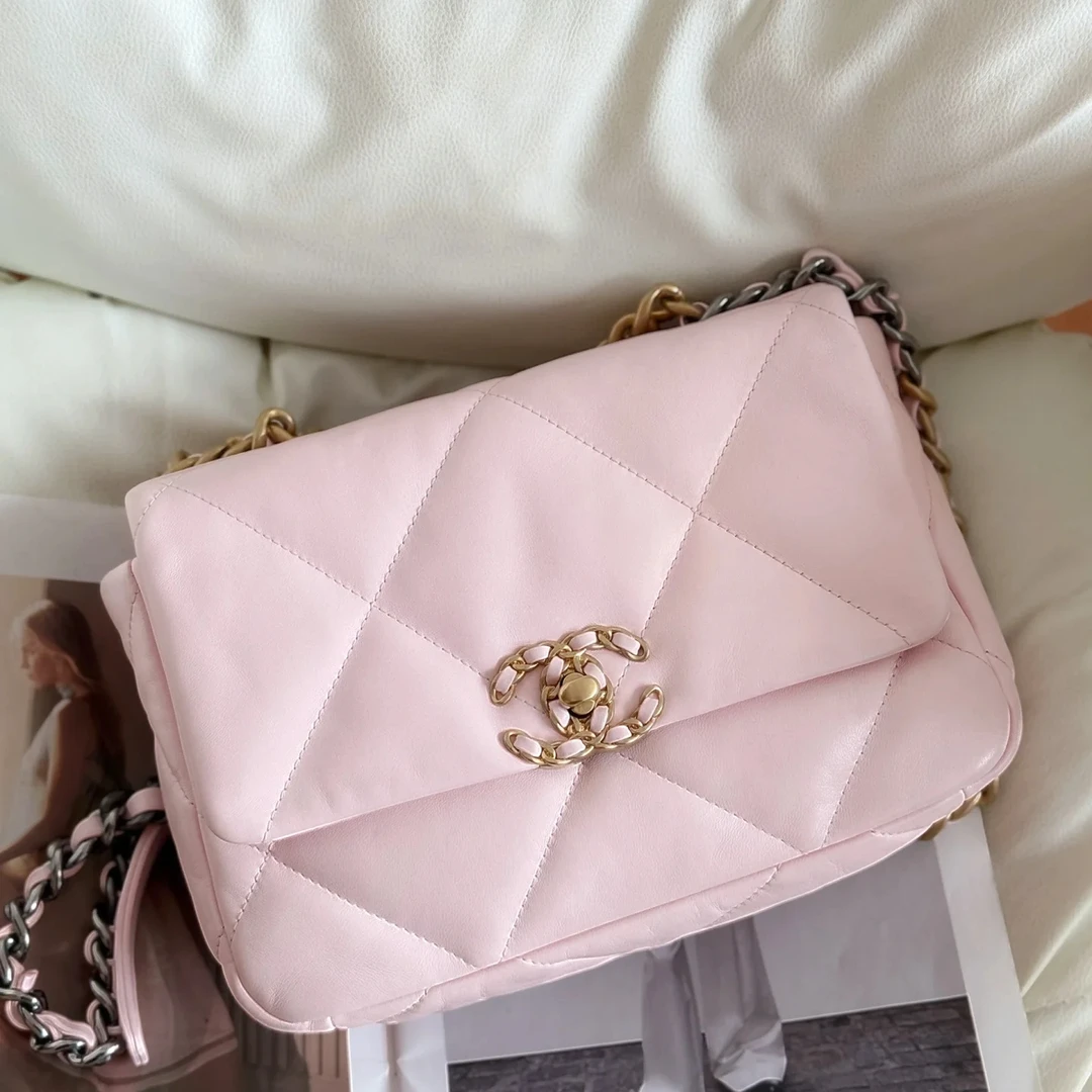 未使用 Chanel/香奈儿 小花6珊 香奈儿 19BAG 樱花粉 芯片 金扣包
