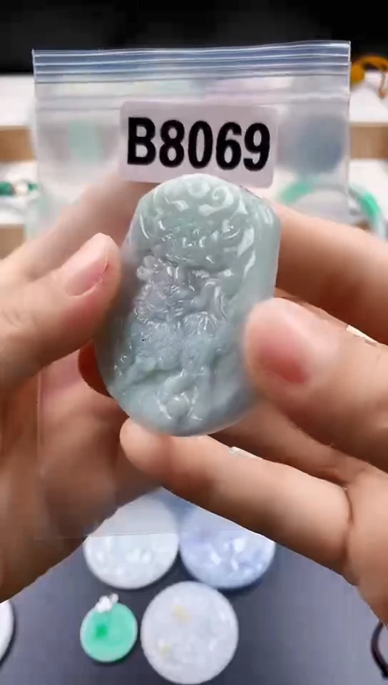 颈饰未镶嵌翡翠天然翡翠吊坠挂件