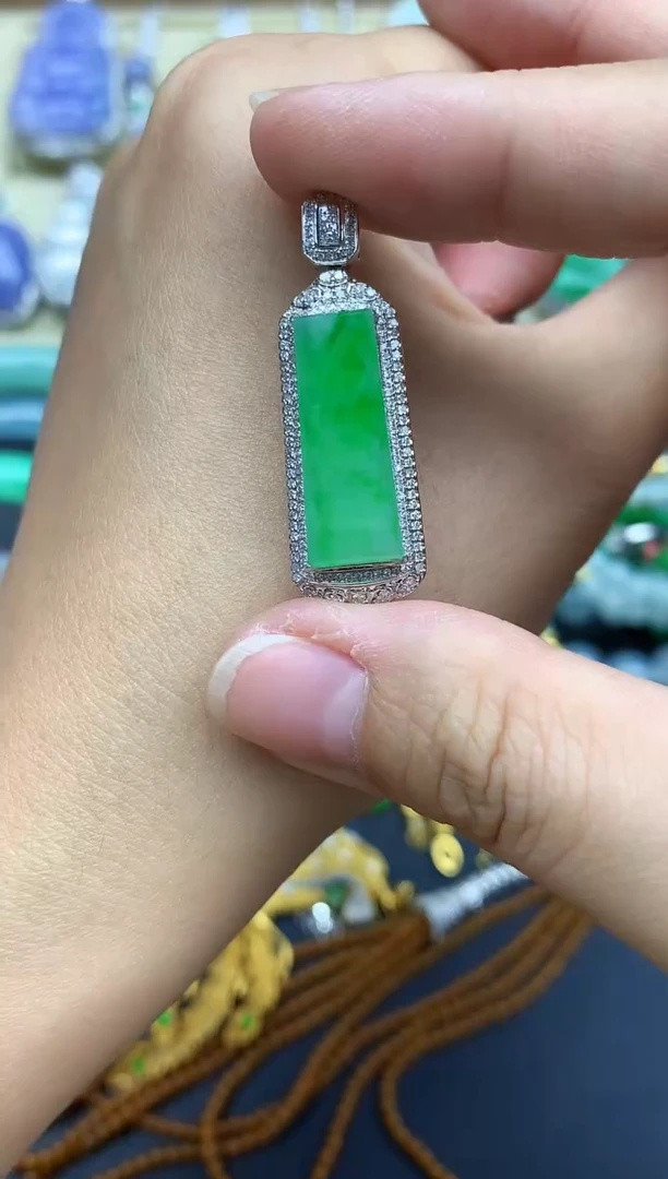 颈饰18K金镶嵌翡翠248-中国好珍宝