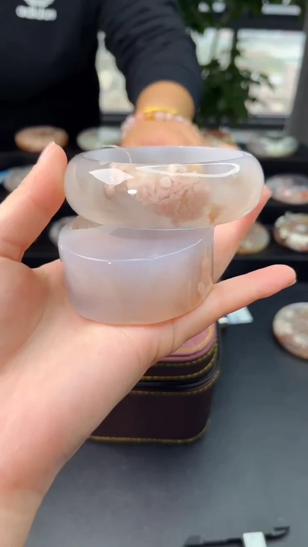 【闪购商品】石英质玉手镯未镶嵌赠送镯心（圈口60