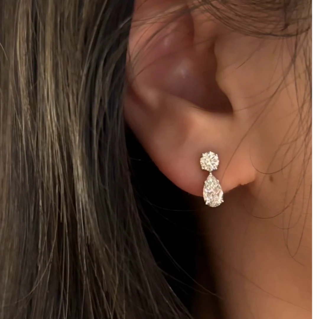 实验室培育钻石18K金水滴形培育钻石耳钉精致高级感特适合小耳垂