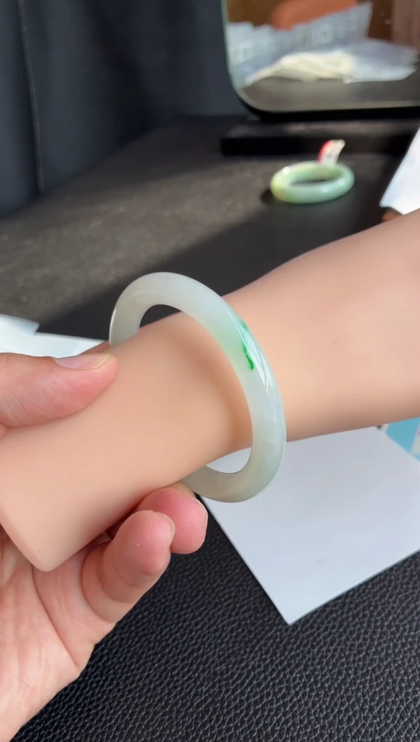 未镶嵌手镯翡翠83号55*8.6*9圆条