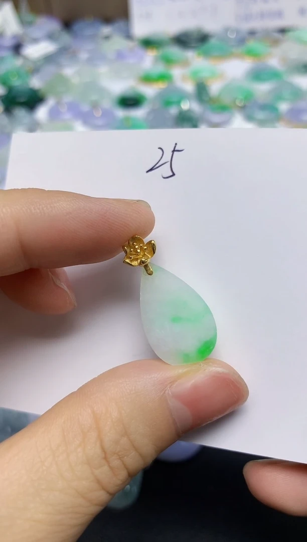 翡翠未镶嵌颈饰天然缅甸翡翠A货