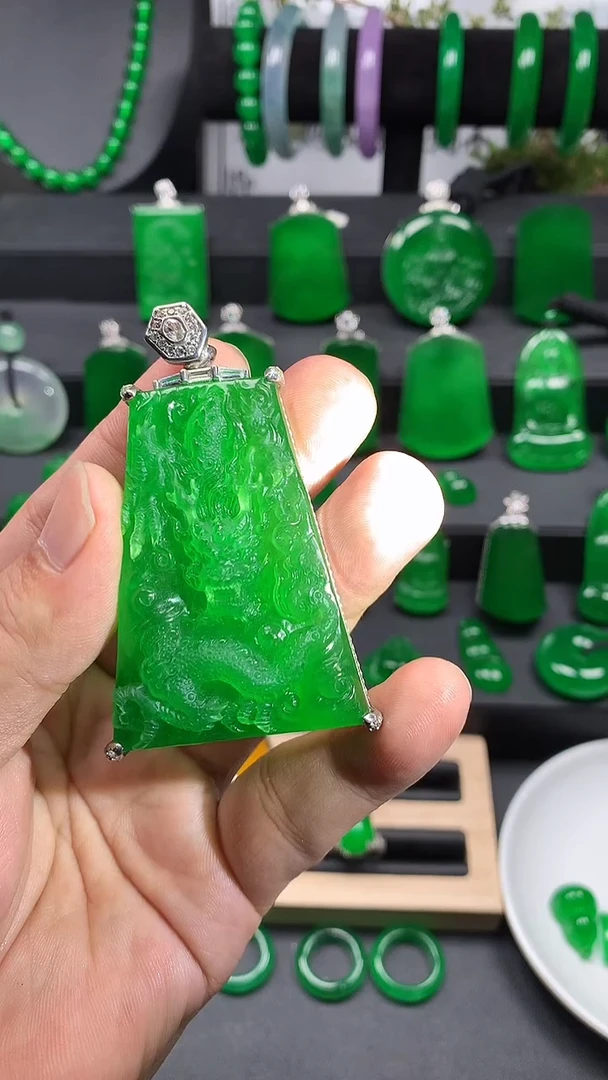 仿水晶非金属龙牌