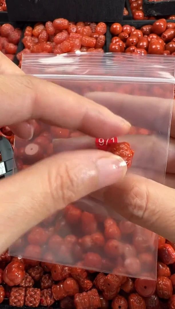 颈饰未镶嵌南红玛瑙1