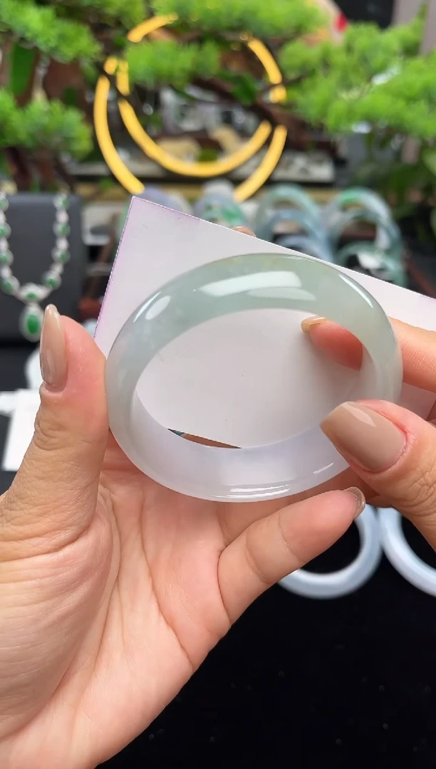 未镶嵌手镯翡翠手镯