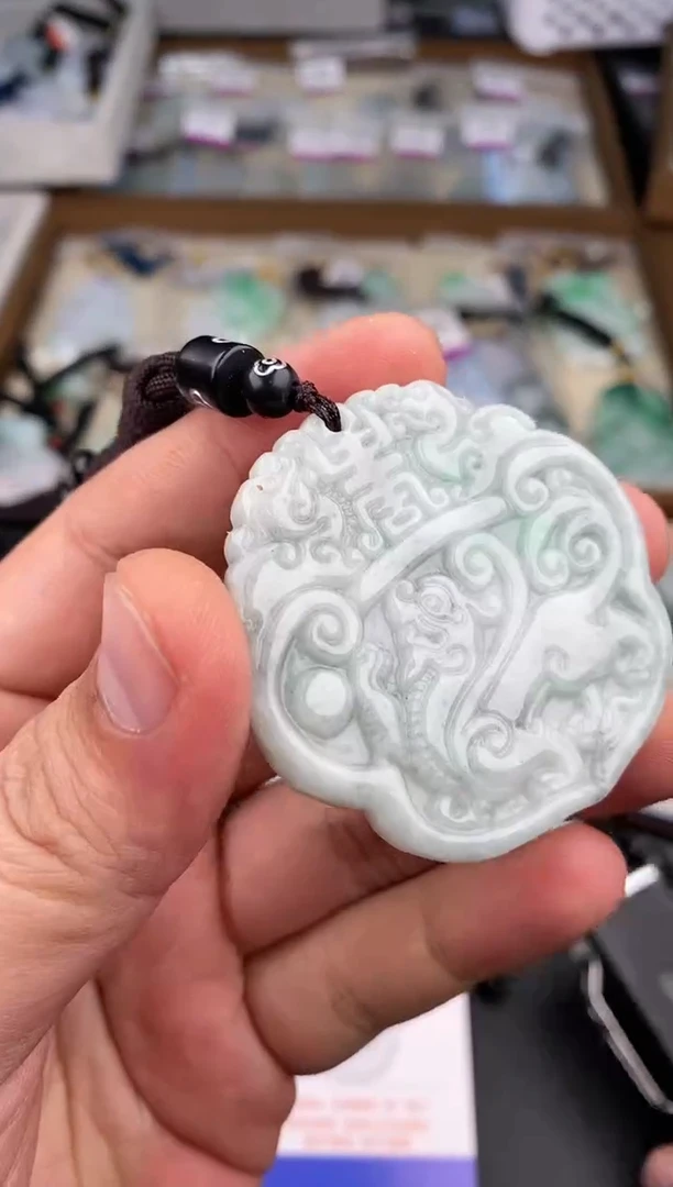 【闪购商品】翡翠颈饰未镶嵌  天然翡翠，一物一图