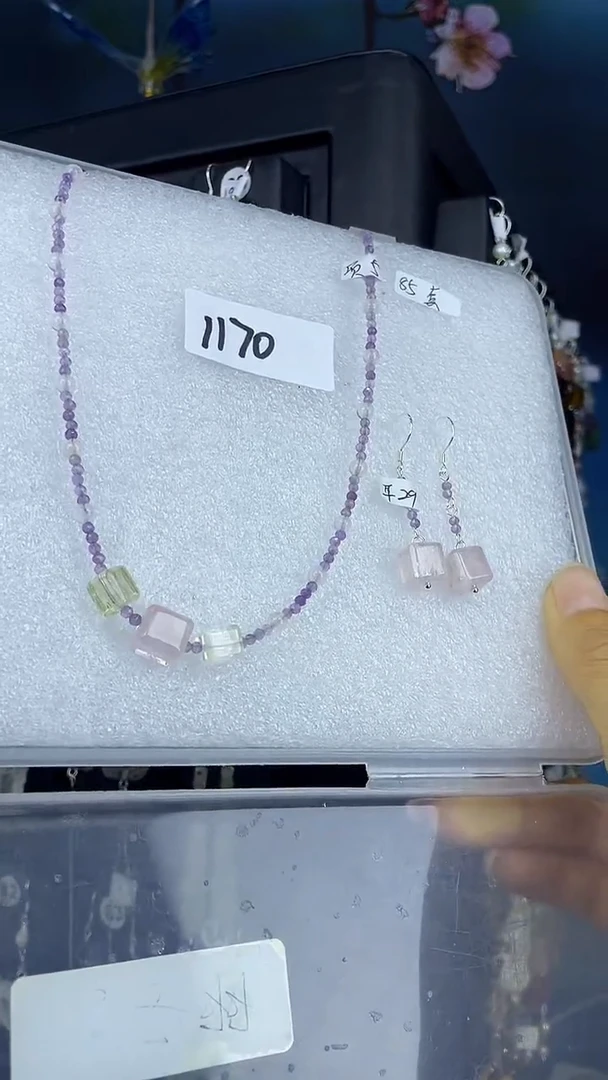 未镶嵌锂辉石1喜欢拍