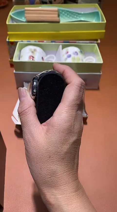 瓷片品牌 包包香水眼镜手表护肤品@@1